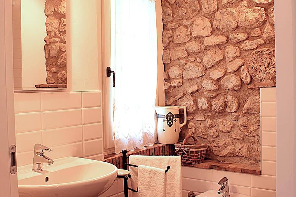 Appartamento intero, Residenza Cà Bianca - Appartamento Malvasia in Polcenigo, Prealpi Carniche