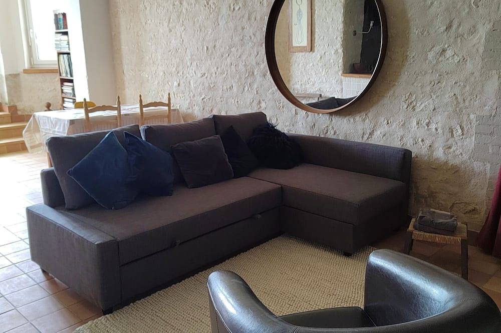 Appartement entier, Offrez-vous un moment hors du temps, entre patrimoine, art et douceur de vivre ! in Saint-Florentin, Région d'Auxerre