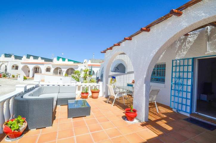 Apartamento para 4 personas, con Terraza y Jardín además de Piscina y Vistas en Villaricos