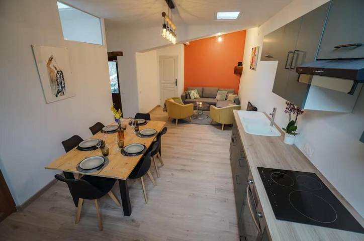 Location de vacances pour 6 personnes, avec vue ainsi que terrasse et piscine à Gras - 4