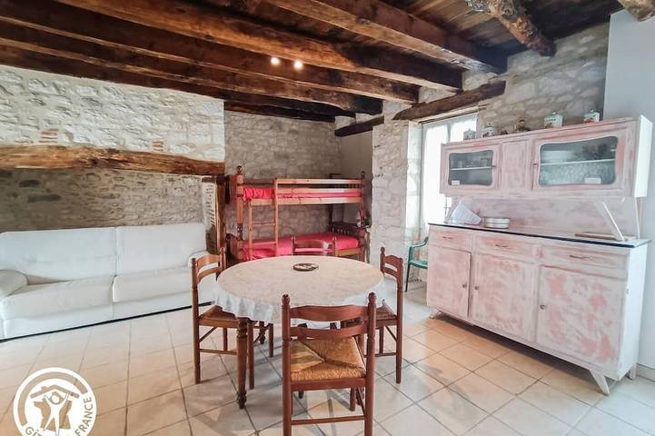 Location de vacances pour 4 personnes, avec jardin et piscine à Saint-Sozy - 4