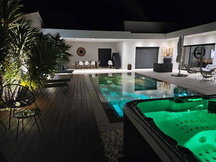 Villa pour 6 personnes, avec Jacuzzi et Terrasse ainsi que Jardin et Piscine à Saint-Cyr-sur-Mer - 3