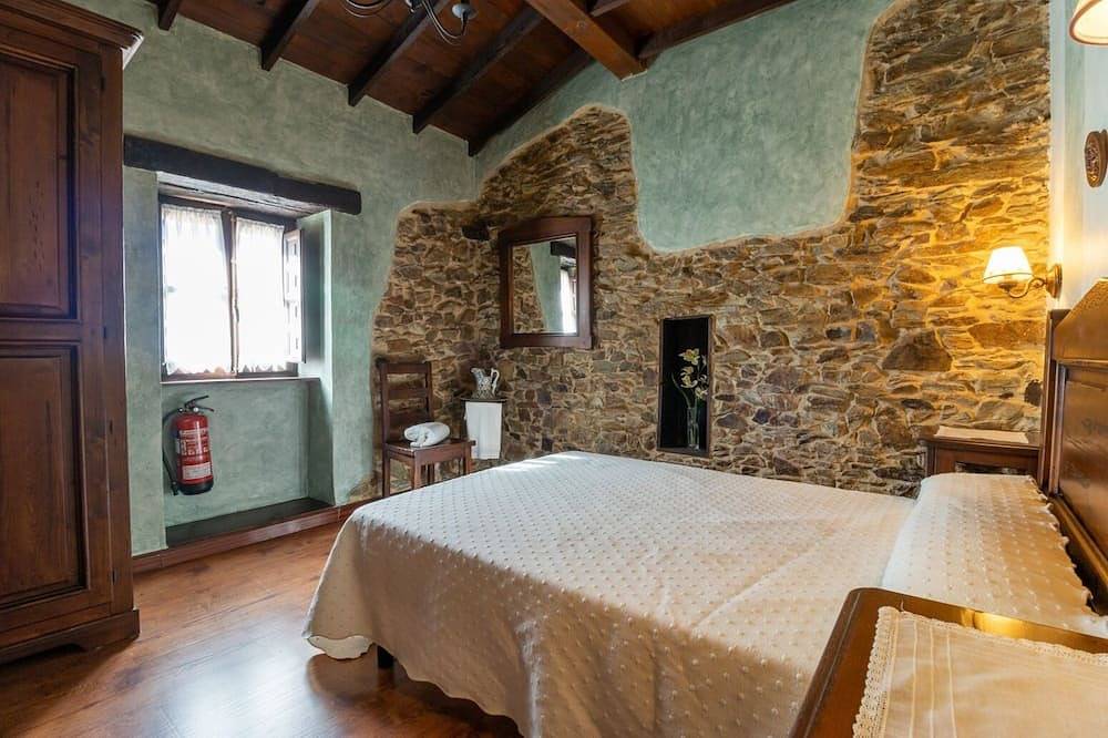 La Casona del Cura 2, Lirio · (Casa Rural, Mascotas bienvenidas) in Pravia, Costa Verde