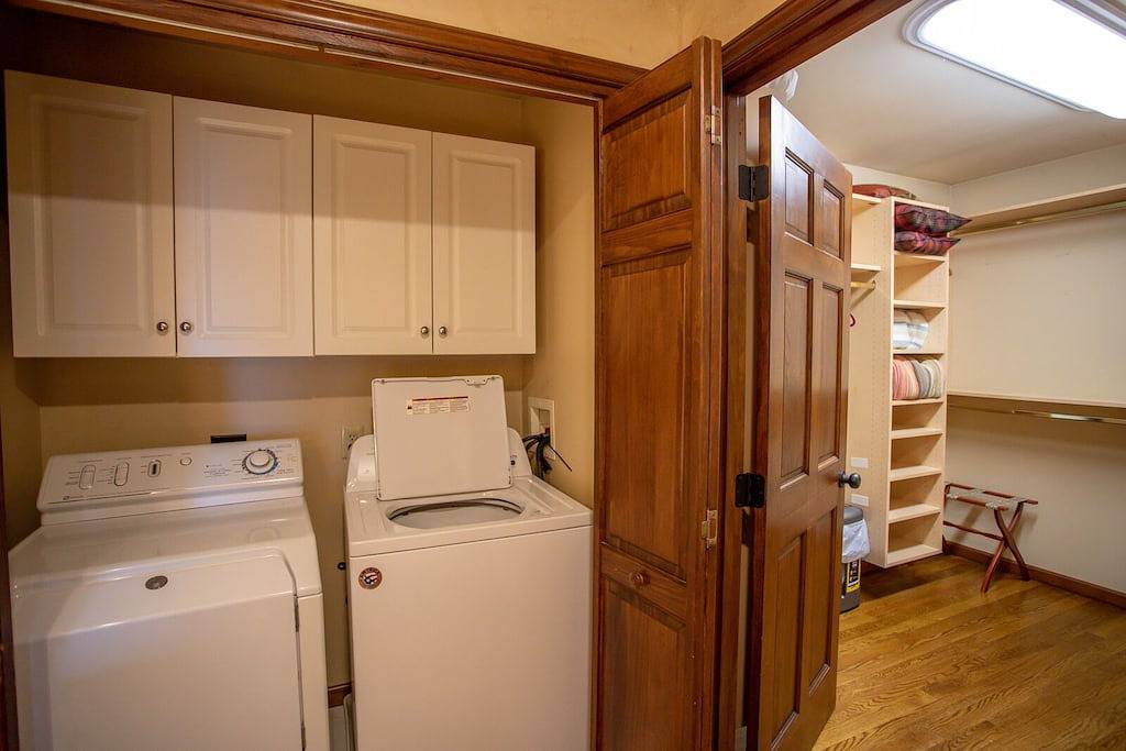 Breathtaking 2-Level Mountain Retreat in Blue Ridge Parkway, Watauga County