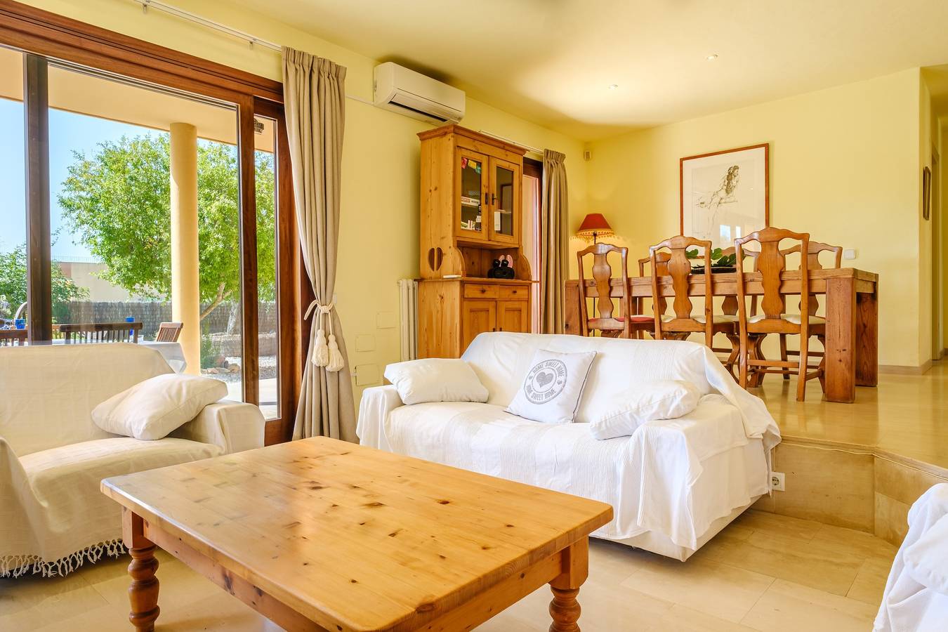 Elegante Villa mit Pool, Whirlpool, Garten, Terrasse, Klimaanlage und Wi-Fi in Sant Josep de sa Talaia, Ibiza Süden
