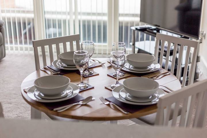 Entire apartment, Poppies - Apartment on Poole Quay with Parking in Poole, Poole Harbour