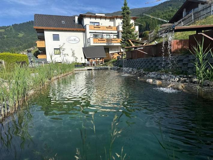 Hotel für 4 Personen, mit Ausblick und Sauna sowie Garten und Pool in Fiss