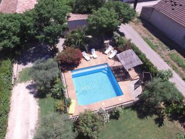 Gîte pour 2 personnes, avec piscine et jardin à Sarrians