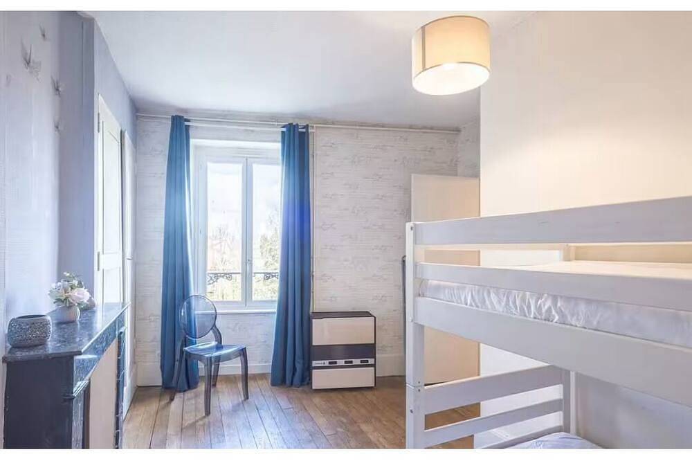 Entire apartment, Les suites du jardin 3 in Chaumont, Haute-Marne