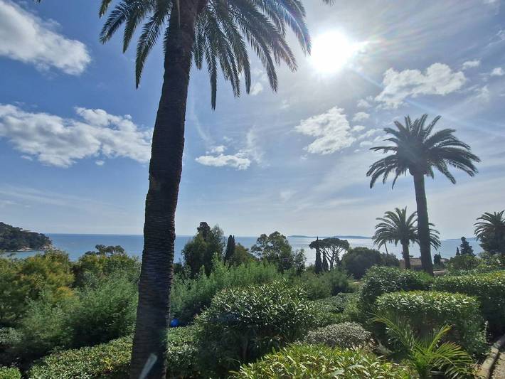 Gîte pour 4 personnes, avec piscine à Rayol-Canadel-sur-Mer