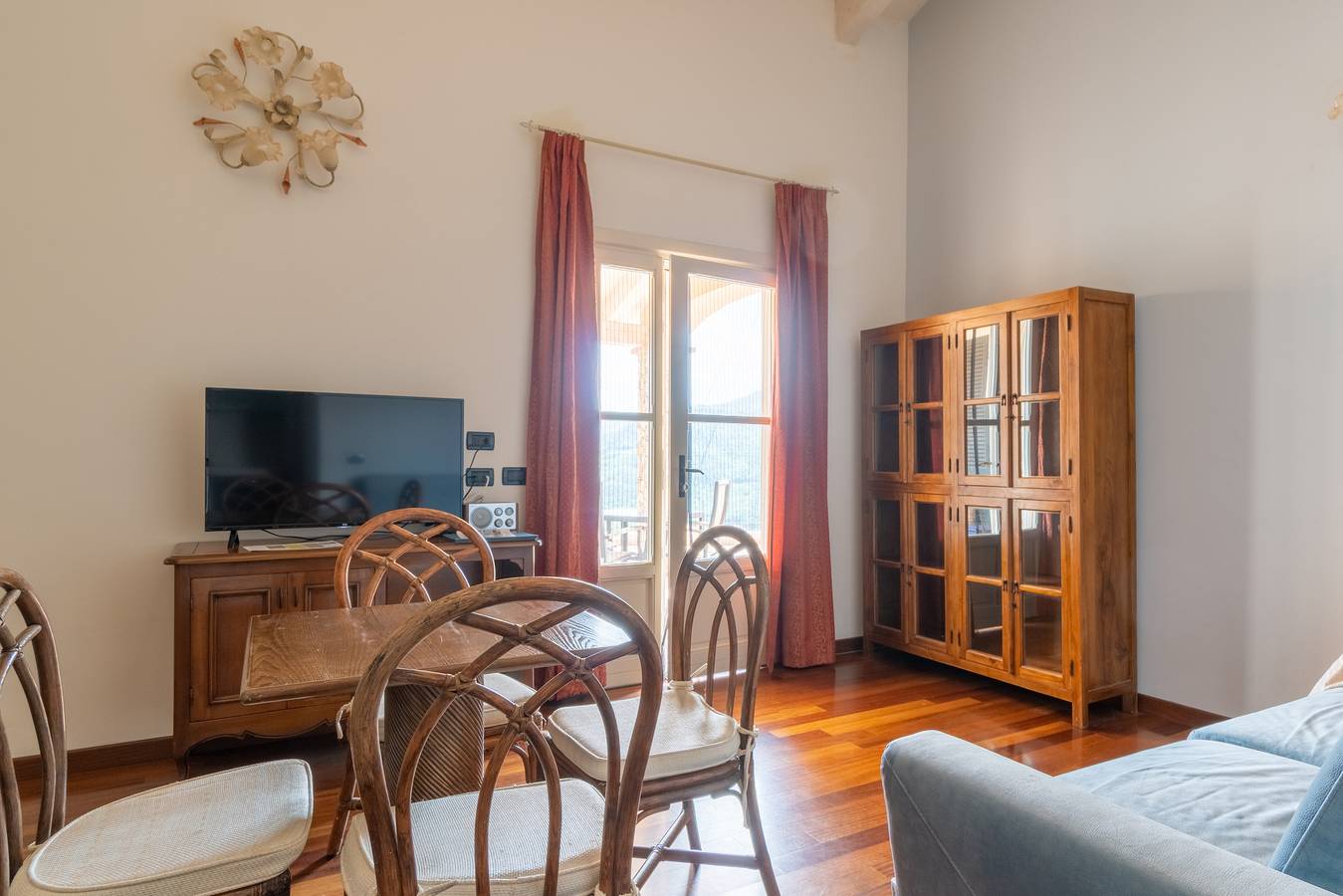 Vakantiehuis 'Il Casale - Villa - 6km Da Finale' met Uitzicht op de Bergen, Wifi en Airconditioning in Tovo San Giacomo, Riviera di Ponente