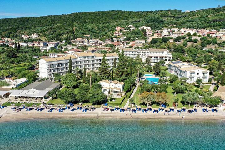 Hôtel pour 2 personnes, avec balcon ainsi que piscine et jardin, animaux acceptés