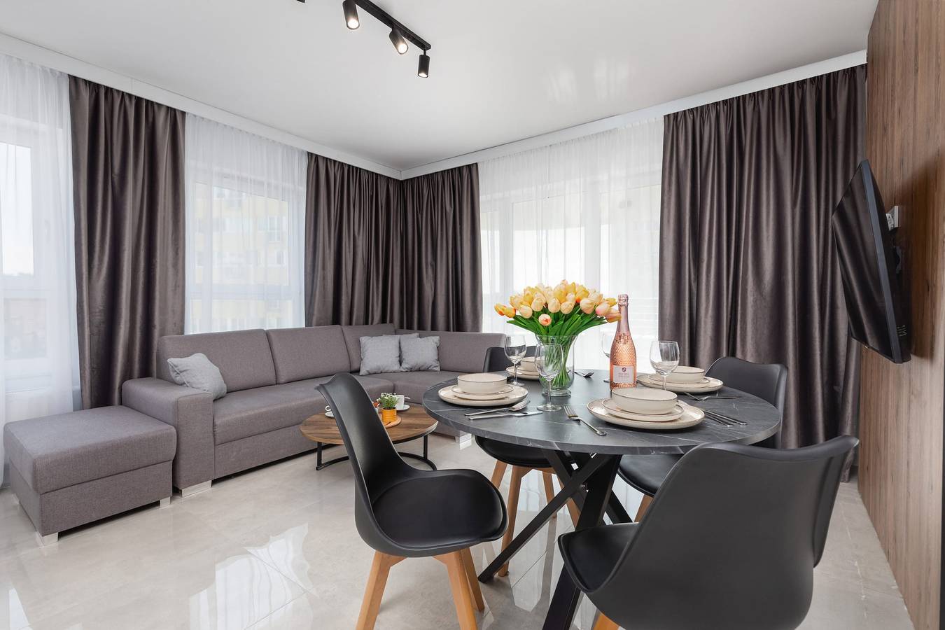 Hel lägenhet, Sun Towers 54 | 2 Bedroom | Parking | Balcony in Świnoujście, Oderlagunen