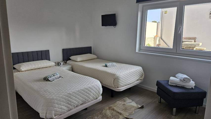 Location de vacances pour 10 personnes, avec terrasse ainsi que piscine et jardin à Vila Nova de Gaia - 3