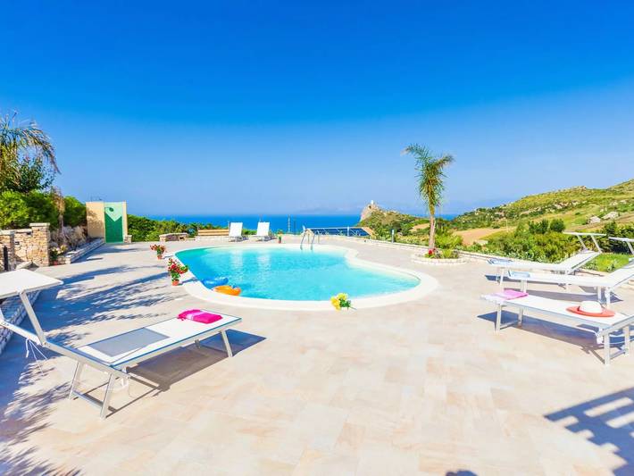 Location de vacances pour 6 personnes, avec piscine et jardin à Scopello - 3