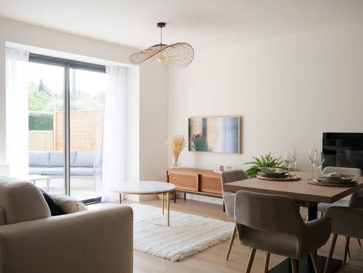 Location de vacances pour 4 personnes, avec Jacuzzi ainsi que Terrasse et Jardin à Bourgbarré