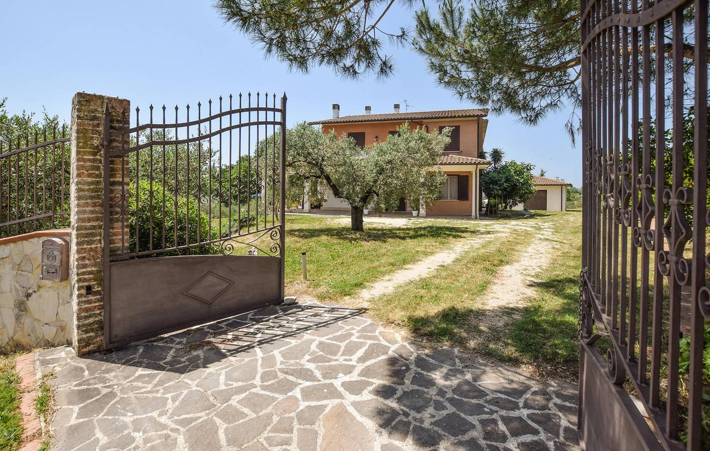 Moderno appartamento in centro città con piscina e giardino in Otricoli, Provincia di Terni