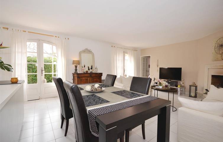 Location de vacances pour 4 personnes, avec terrasse ainsi que jardin et piscine à L'Isle-sur-la-Sorgue - 3