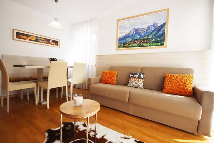 Gîte pour 6 personnes, avec terrasse et vue, animaux acceptés à Villabassa