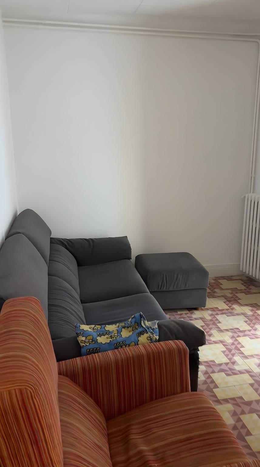 Ganze Wohnung, Ferienhaus 'La Divina' mit Balkon, Wlan und Klimaanlage in Figueres, Oberampurien