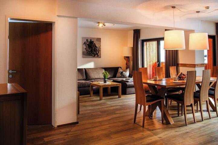 Ferienwohnung für 7 Personen, mit Pool und Sauna