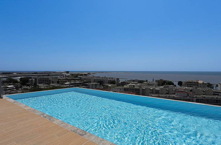 Appartement de vacances pour 4 personnes, avec balcon et piscine, animaux acceptés à Saint-Laurent-du-Var