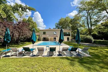 Location de vacances pour 10 personnes, avec jardin à Vérac