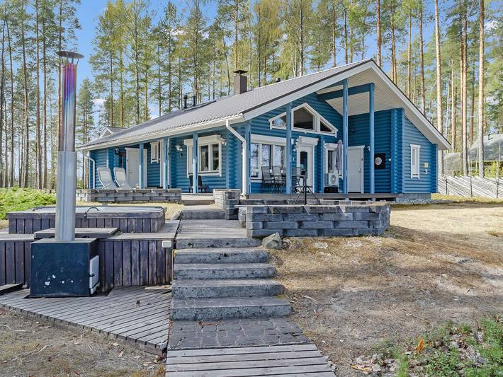 Ferienhaus für 7 Personen, mit Whirlpool und Terrasse sowie Sauna in Lieksa