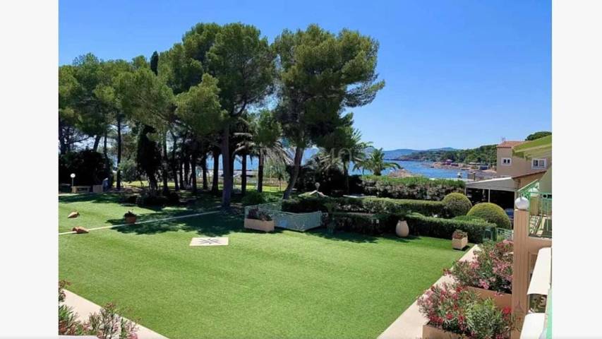 Gîte pour 4 personnes, avec vue ainsi que jardin et piscine dans Plage du Val Fleuri - 4