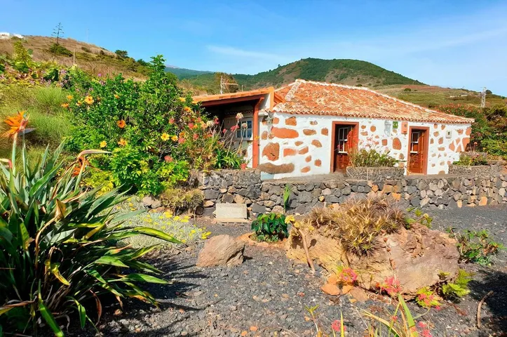 Casa rural para 2 personas, con jardín y vistas - 1