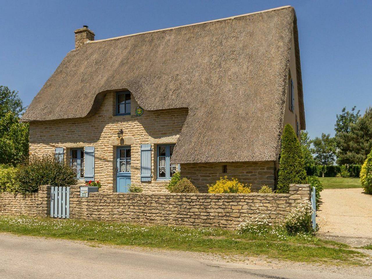 Chaumière typique avec jardin clos, proche Guérande et La Baule, idéale pour familles et cyclistes in Saint-Lyphard, Région de Saint-Nazaire