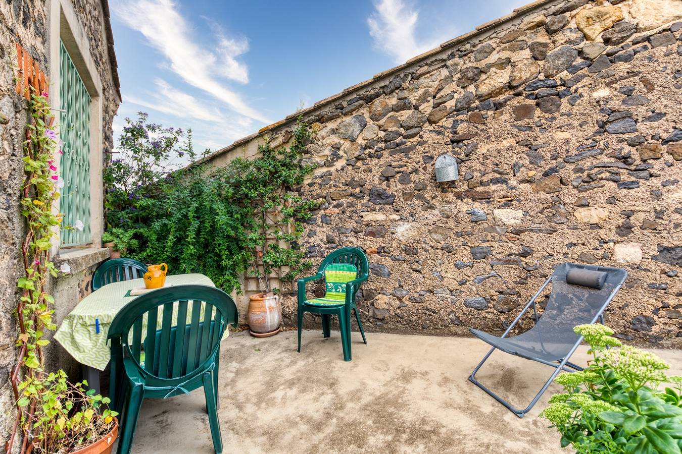 Ferienhaus 'Coustouline' mit privater Terrasse und eigenem Garten in Lacoste (Occitanie) (Occitanie) (Occitanie), Lodève und Umgebung