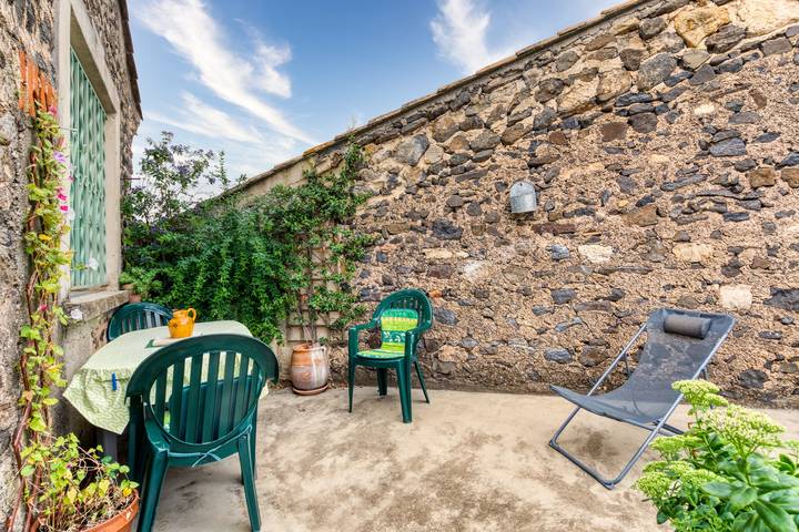 Casa de vacaciones 'Coustouline' con terraza privada y jardín propio in Región de Lodève