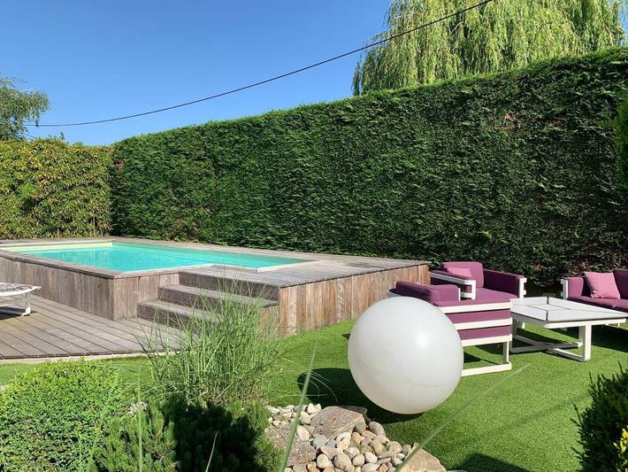 Hôtel, avec Terrasse et Jacuzzi ainsi que Jardin et Piscine