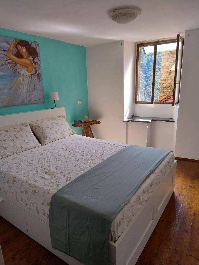 Ferienwohnung für 6 Personen, mit Balkon und Terrasse sowie Ausblick in Montalto Ligure