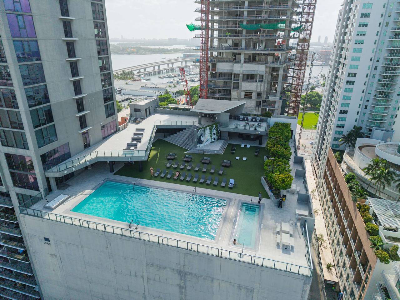 Estudio entero, Cbd Luxepad Penthouse Studio 1 King Bed Gorgeous Bay Views  Pool  Hottub  Gym  Restaurants in Miami, Florida