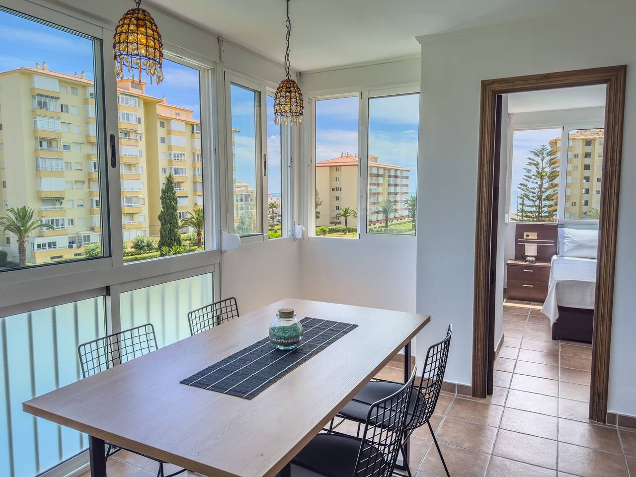 Apartamento entero, Apartamento 'Sol and Sea A121' con vistas al mar, Wi-Fi y aire acondicionado in Torrox Costa, Torrox