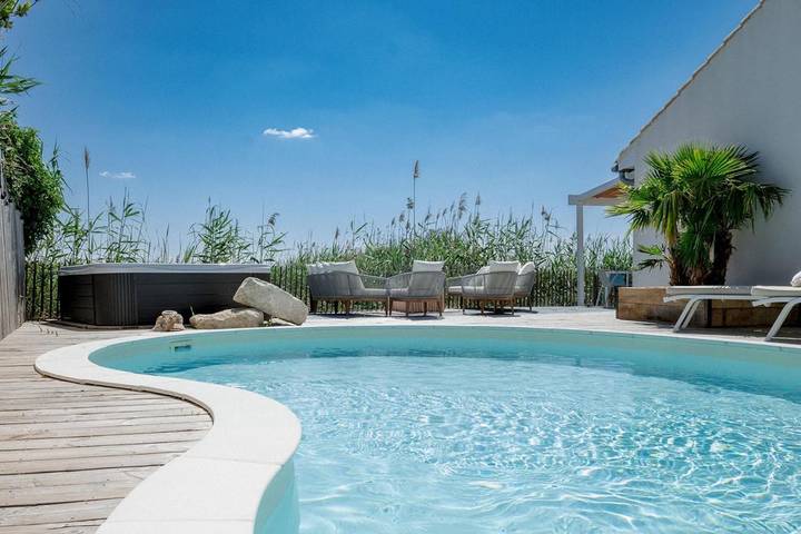 Villa pour 6 personnes, avec jardin ainsi que piscine et jacuzzi à Aigues-Mortes - 3