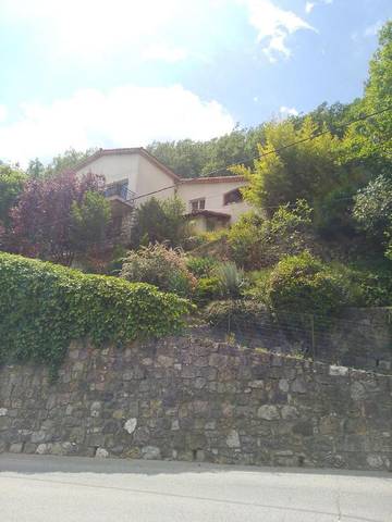 Gîte pour 2 personnes, avec vue et terrasse, animaux acceptés à Roquebillière