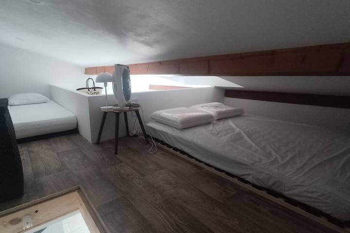 Gîte pour 4 personnes, avec terrasse et jardin à Montpellier-de-Médillan - 2