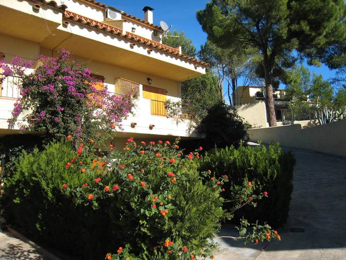 Casa rural para 6 personas, con Balcón además de Terraza y Piscina en Serra de Daró - 4