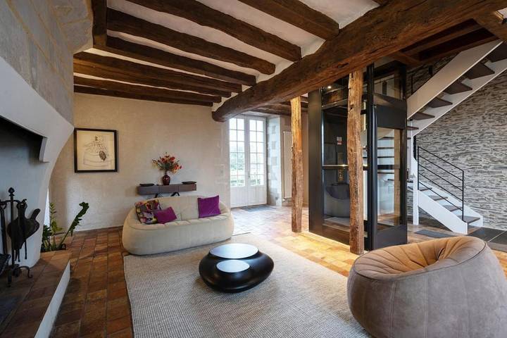 Location de vacances pour 12 personnes, avec vue ainsi que piscine et jardin à Saint-Jean-des-Mauvrets - 4