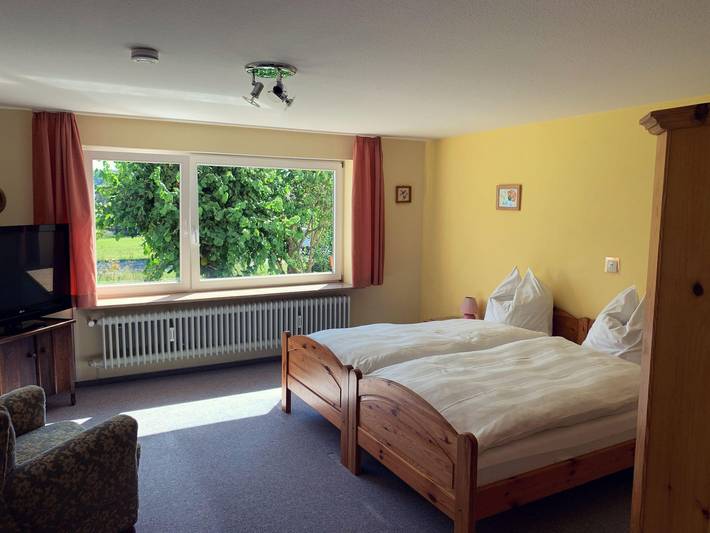 Ferienwohnung für 6 Personen, mit Terrasse und Garten in Markdorf