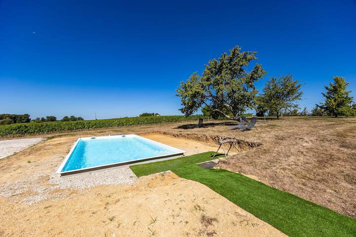 Casa de huéspedes «Château Haut Cazevert» con piscina privada, Wi-Fi y aire acondicionado in Blasimon, Región de Langon