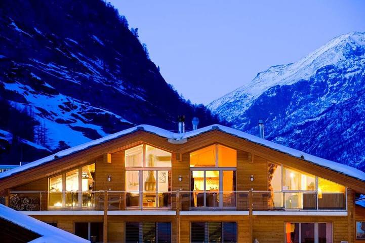 Chalet für 10 Personen, mit Sauna und Balkon sowie Whirlpool in Zermatt