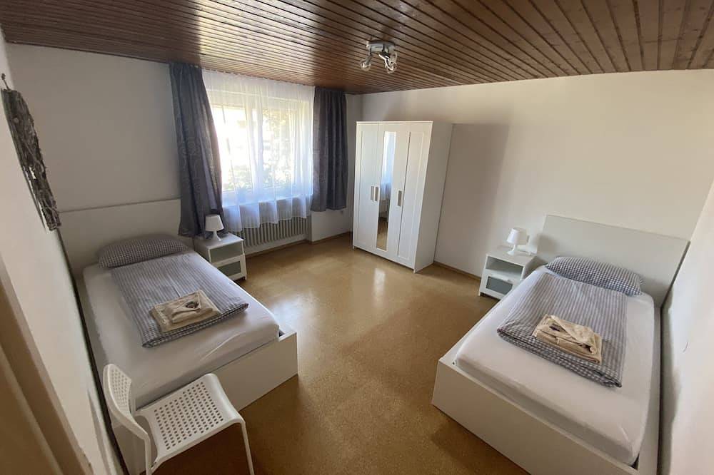 Ruhiges charmantes Ferienhaus mit 10 Schlafzimmern in Fischach / Heimberg in Fischach, Bayerisch Schwaben