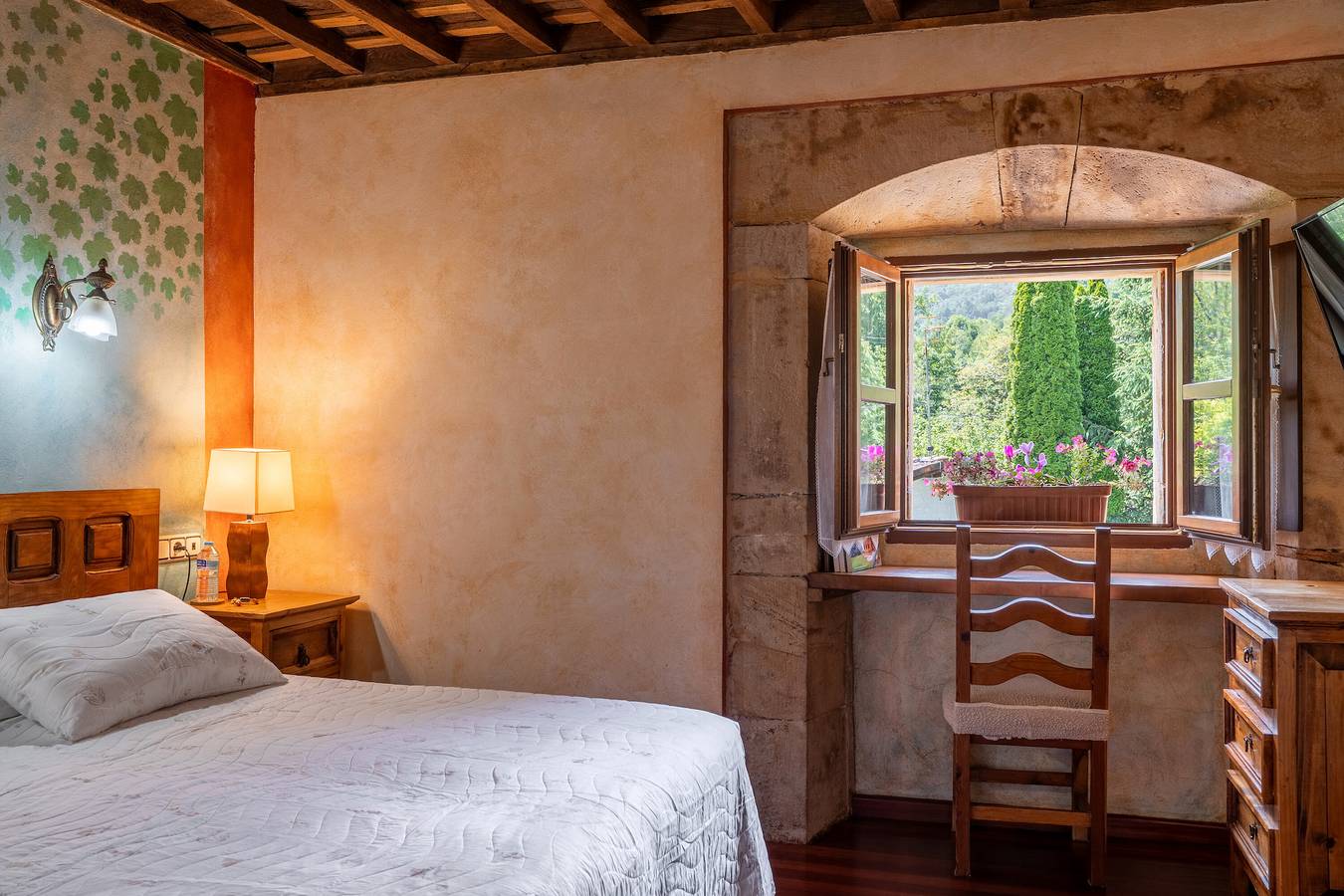 Zimmer 'Carbayu' mit Bergblick, gemeinsamem Garten und Wi-Fi in Cangas de Onís, Provincia de Asturias