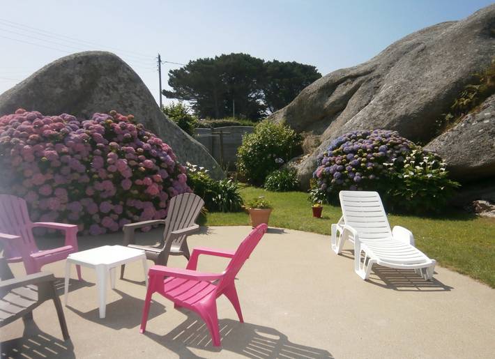 Gîte pour 4 personnes, avec terrasse et jardin à Kerlouan - 2