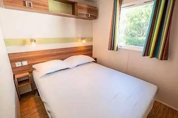 Camping pour 4 Personnes dans La Londe-les-Maures, Région de Toulon, Photo 1