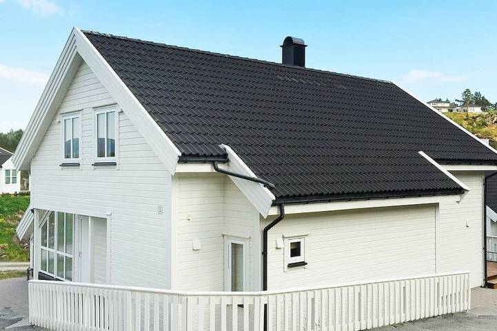 Ferienhaus für 8 Personen, mit Terrasse und Sauna sowie Pool und Whirlpool - 1